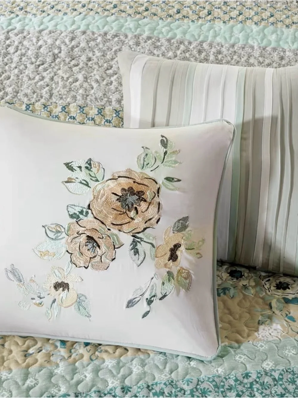 Madison Park Seafoam and Cream Quilted Bedding Set